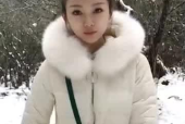 小姐姐雪地画风,小姐姐的冬日童话画卷